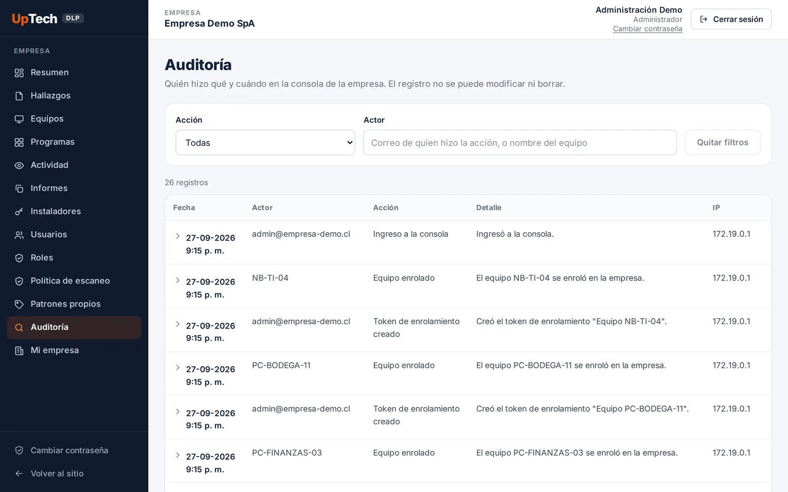Pantalla Auditoría de la consola en un computador: registro de acciones con fecha, actor, acción y detalle.